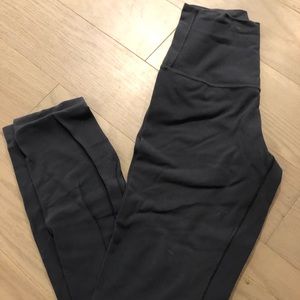 Lululemon size 4 leggings